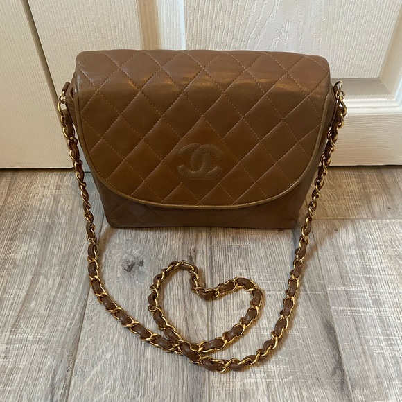 Vintage Chanel Bag - Picture 3 of 15